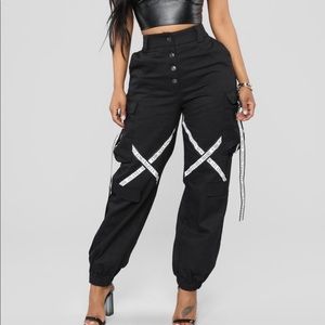 fashion nova sayra cargo joggers NWT